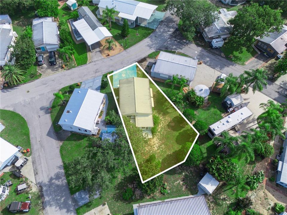 待售: $95,000 (1 贝兹, 1 浴室, 732 平方英尺)