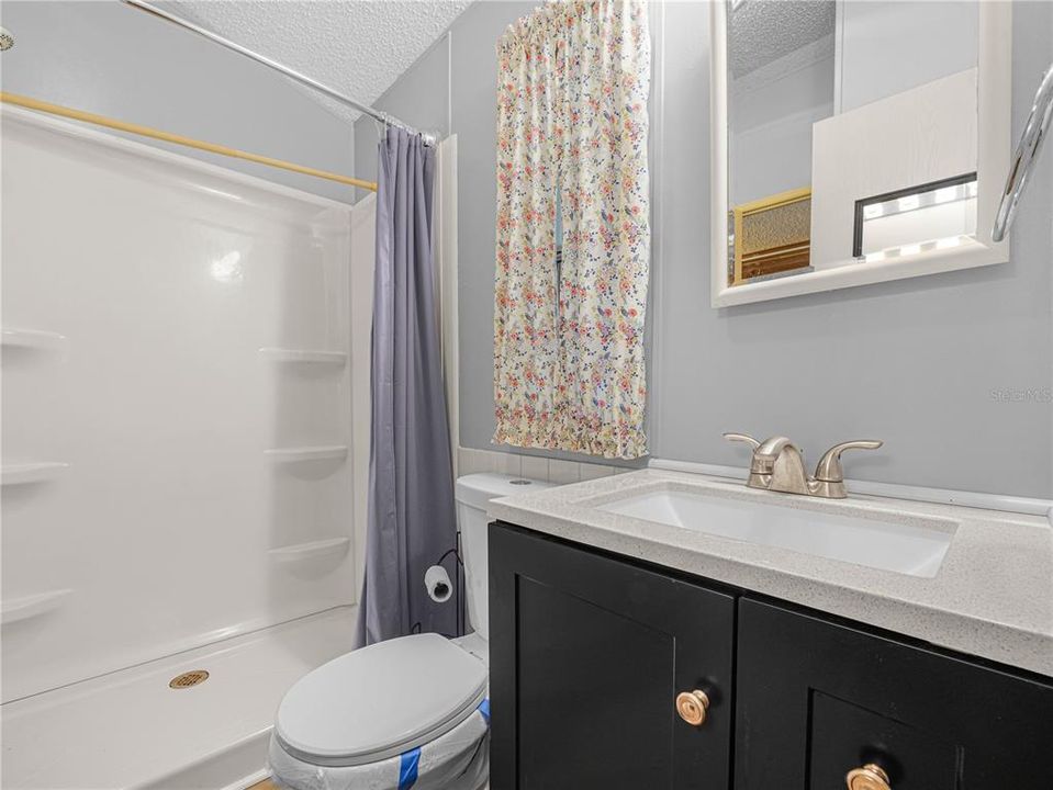 待售: $95,000 (1 贝兹, 1 浴室, 732 平方英尺)