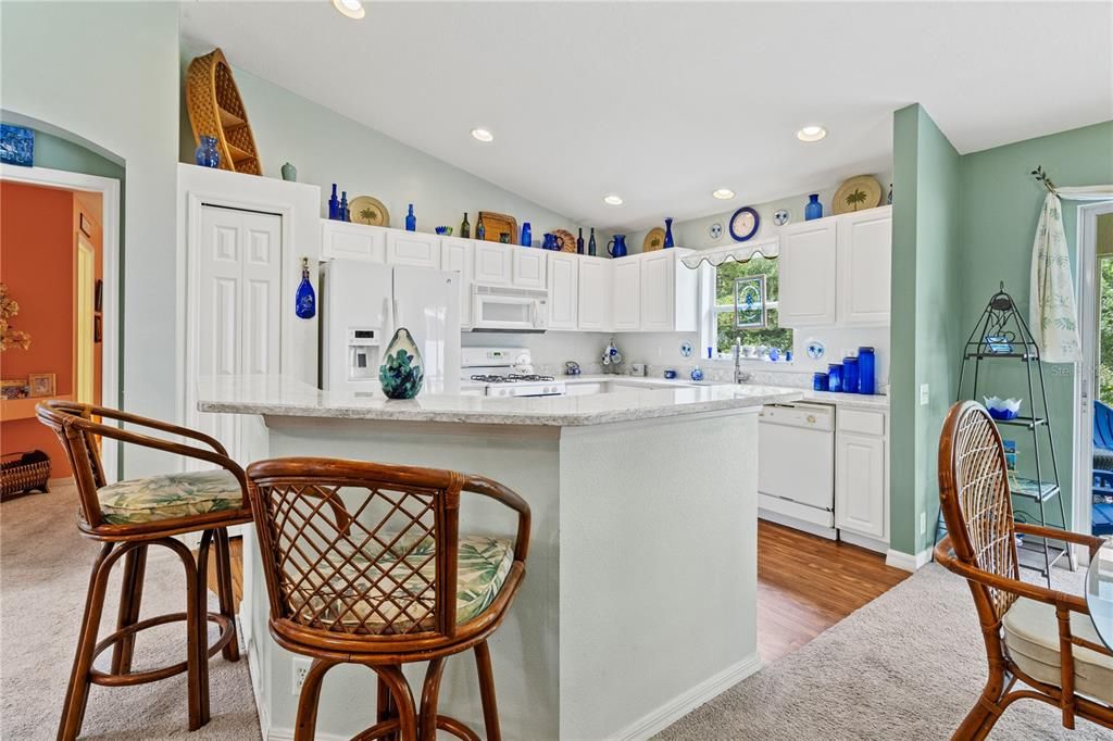 待售: $299,000 (3 贝兹, 2 浴室, 1434 平方英尺)