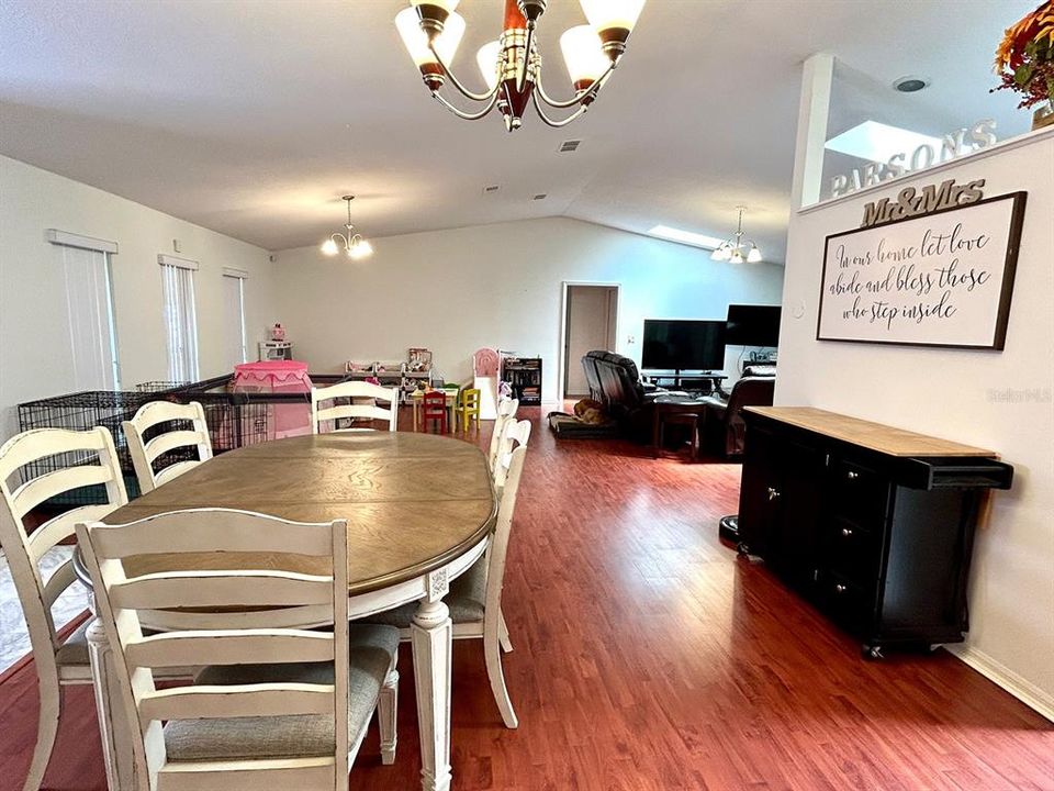 На продажу: $499,000 (3 спален, 2 ванн, 2122 Квадратных фут)