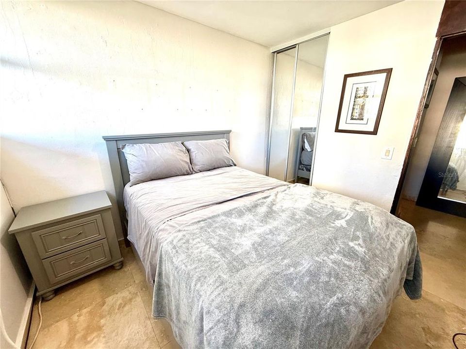 出租: $2,500 (2 贝兹, 2 浴室, 1300 平方英尺)