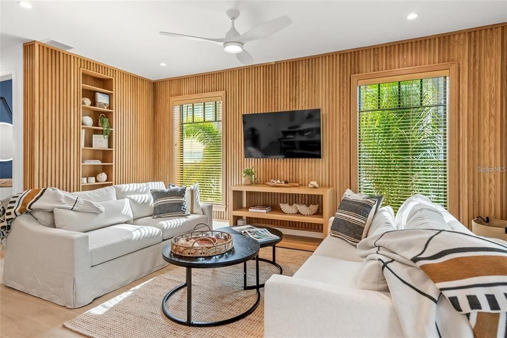 En Venta: $4,965,000 (5 camas, 4 baños, 2545 Pies cuadrados)