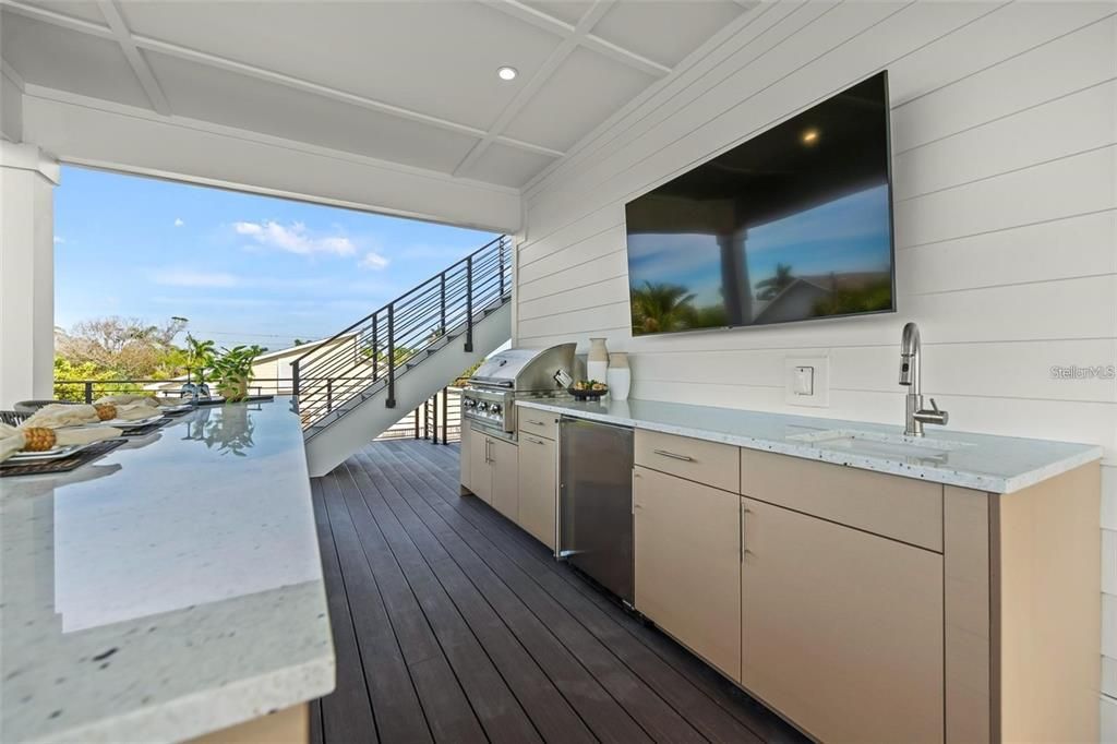 En Venta: $4,965,000 (5 camas, 4 baños, 2545 Pies cuadrados)