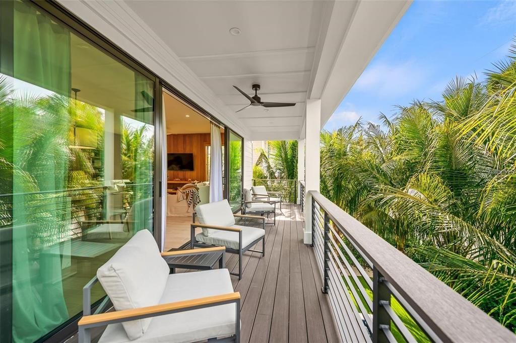 En Venta: $4,965,000 (5 camas, 4 baños, 2545 Pies cuadrados)