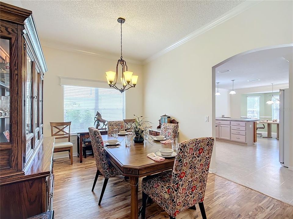 待售: $450,000 (3 贝兹, 2 浴室, 1850 平方英尺)