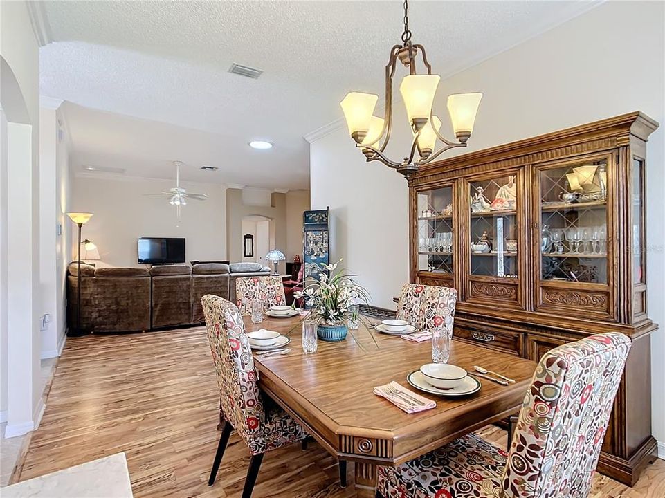 待售: $450,000 (3 贝兹, 2 浴室, 1850 平方英尺)