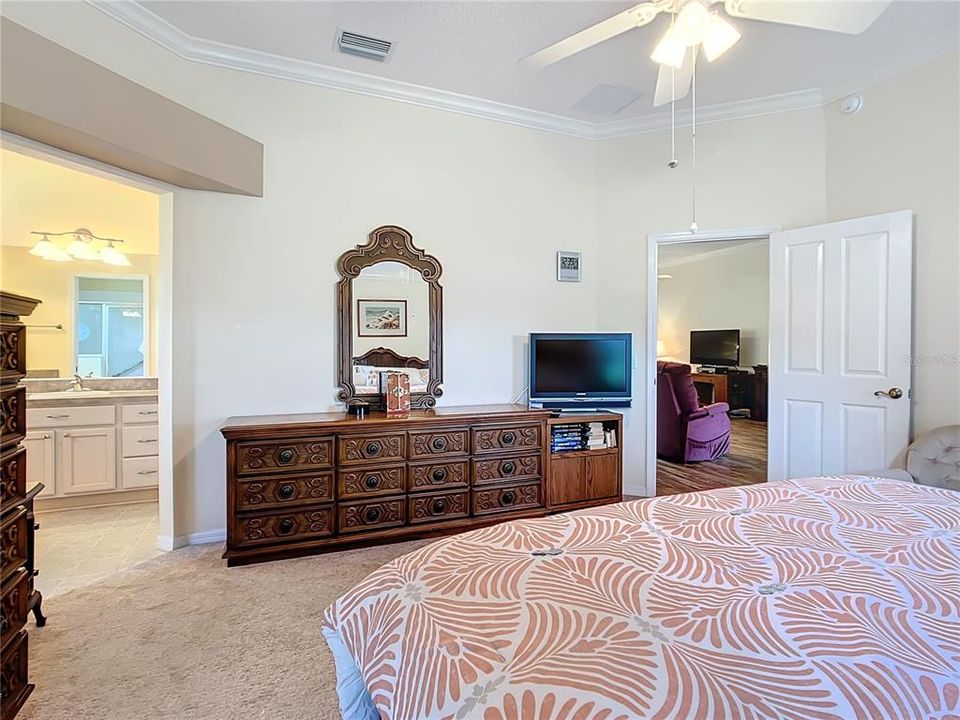 待售: $450,000 (3 贝兹, 2 浴室, 1850 平方英尺)