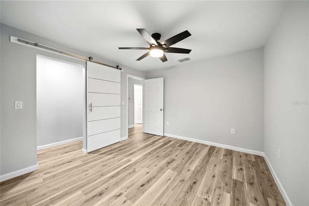 Active With Contract: $224,990 (2 beds, 1 baths, 940 Square Feet)