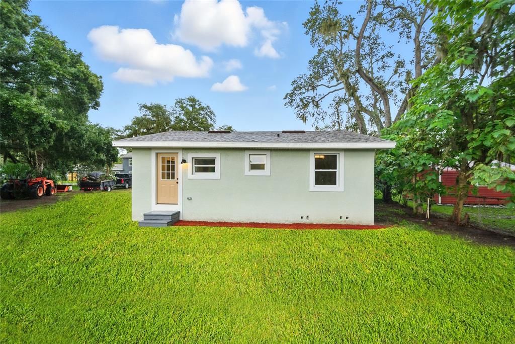 Active With Contract: $224,990 (2 beds, 1 baths, 940 Square Feet)