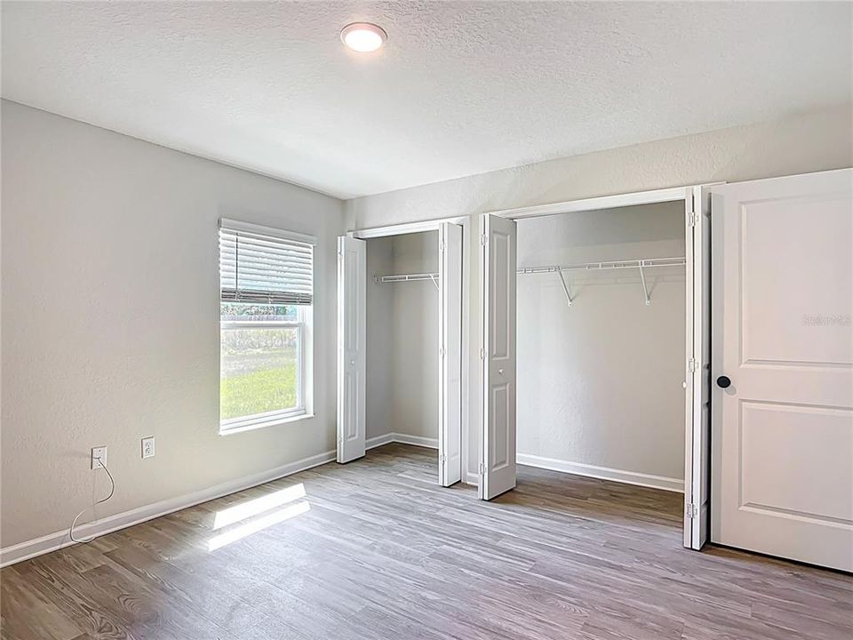 На продажу: $399,900 (4 спален, 0 ванн, 1968 Квадратных фут)