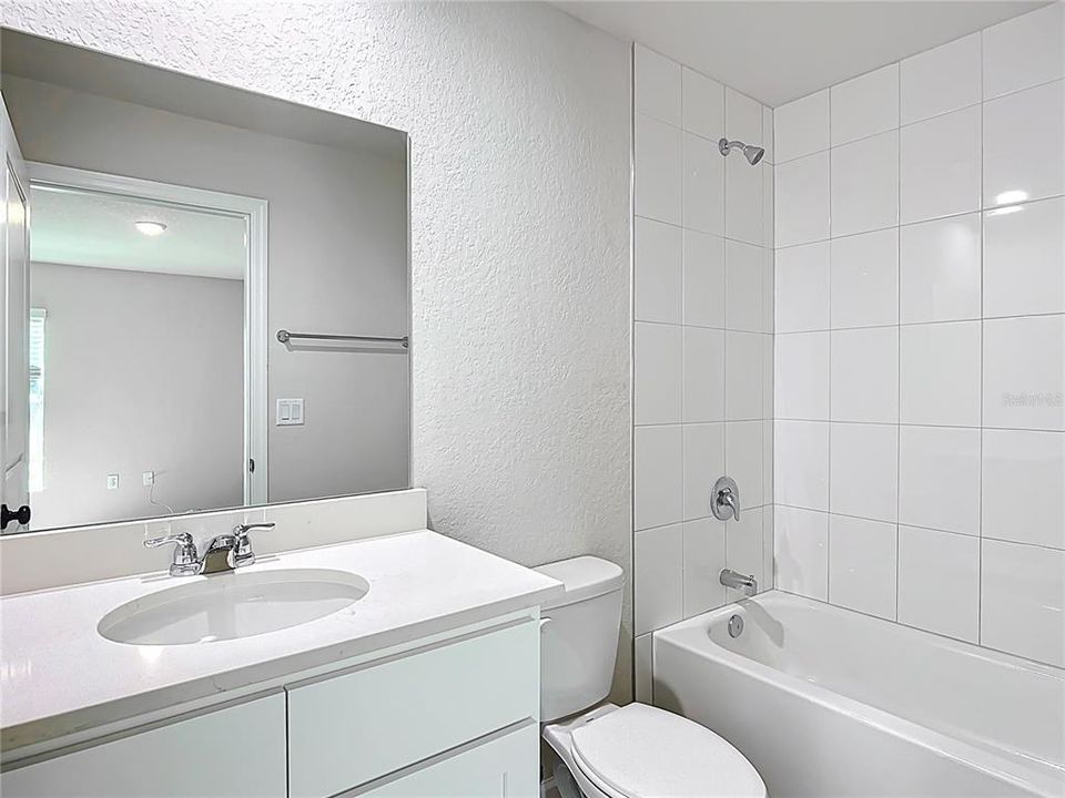 На продажу: $399,900 (4 спален, 0 ванн, 1968 Квадратных фут)