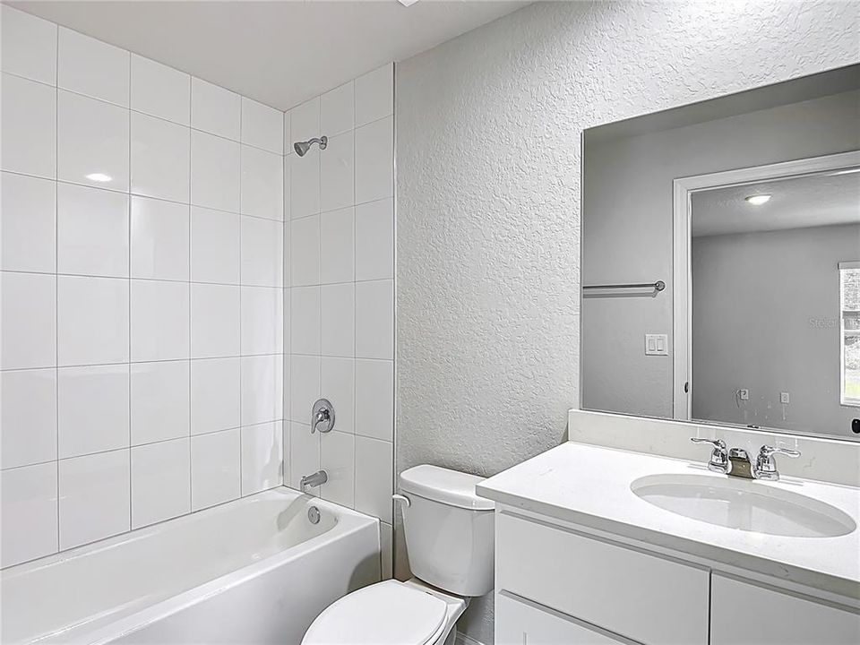 На продажу: $399,900 (4 спален, 0 ванн, 1968 Квадратных фут)