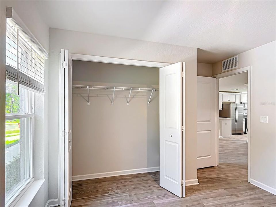 На продажу: $399,900 (4 спален, 0 ванн, 1968 Квадратных фут)