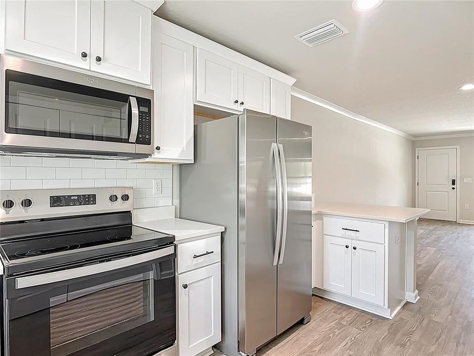 На продажу: $399,900 (4 спален, 0 ванн, 1968 Квадратных фут)