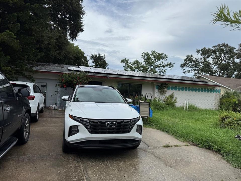 Active With Contract: $230,000 (3 beds, 3 baths, 1633 Square Feet)