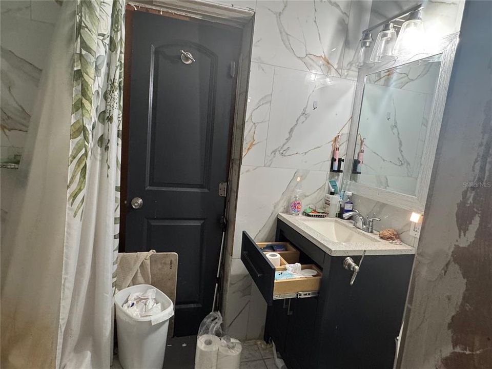 Active With Contract: $230,000 (3 beds, 3 baths, 1633 Square Feet)