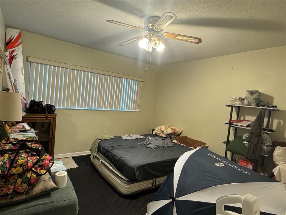 Active With Contract: $230,000 (3 beds, 3 baths, 1633 Square Feet)