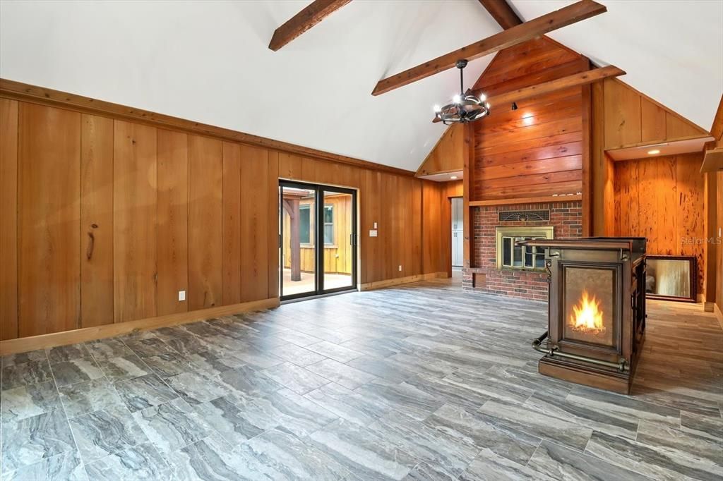 For Sale: $850,000 (3 beds, 2 baths, 2259 Square Feet)