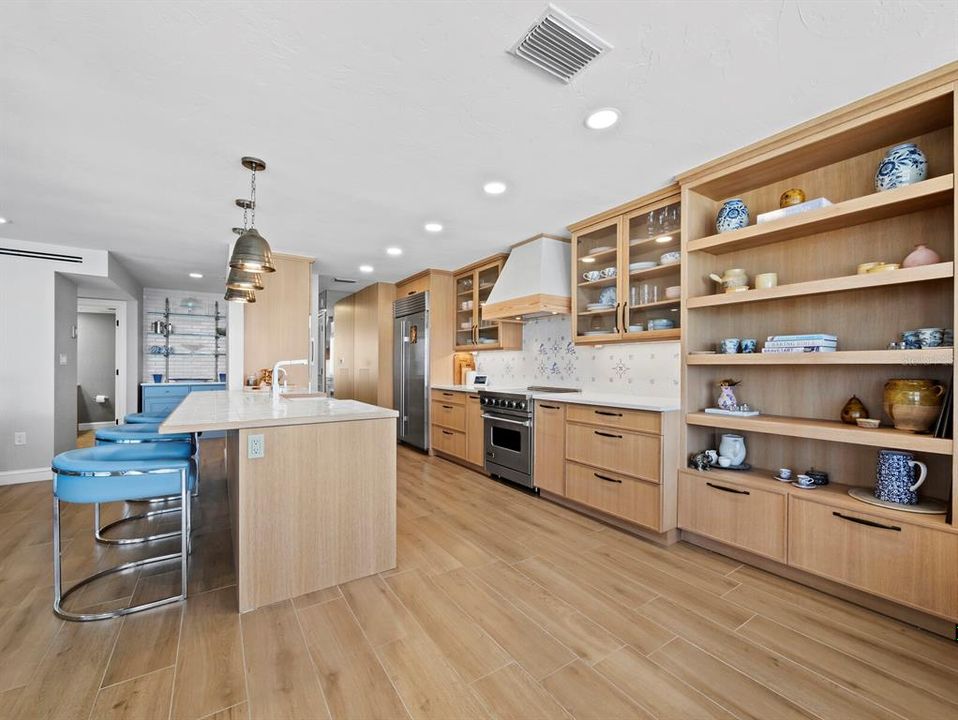 Active With Contract: $3,700,000 (3 beds, 3 baths, 2940 Square Feet)