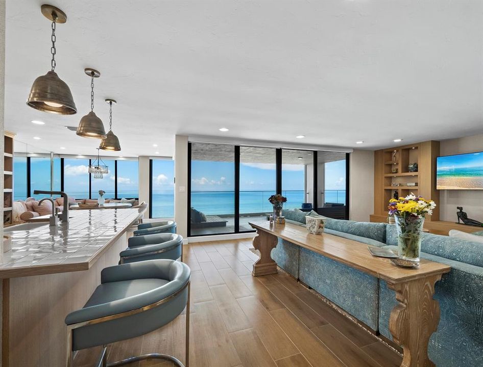 Active With Contract: $3,700,000 (3 beds, 3 baths, 2940 Square Feet)
