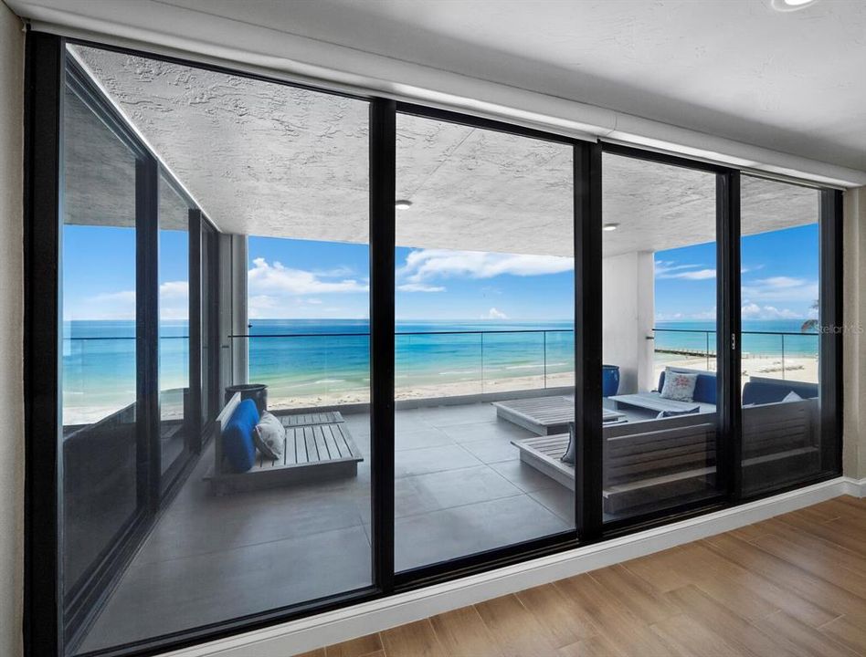 Active With Contract: $3,700,000 (3 beds, 3 baths, 2940 Square Feet)