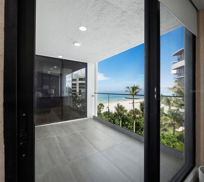Active With Contract: $3,700,000 (3 beds, 3 baths, 2940 Square Feet)