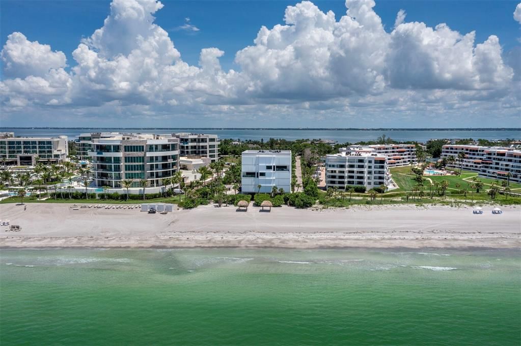 Active With Contract: $3,700,000 (3 beds, 3 baths, 2940 Square Feet)