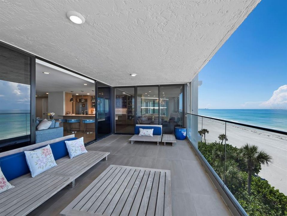 Active With Contract: $3,700,000 (3 beds, 3 baths, 2940 Square Feet)