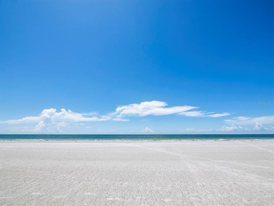 Active With Contract: $3,700,000 (3 beds, 3 baths, 2940 Square Feet)