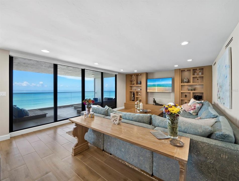 Active With Contract: $3,700,000 (3 beds, 3 baths, 2940 Square Feet)