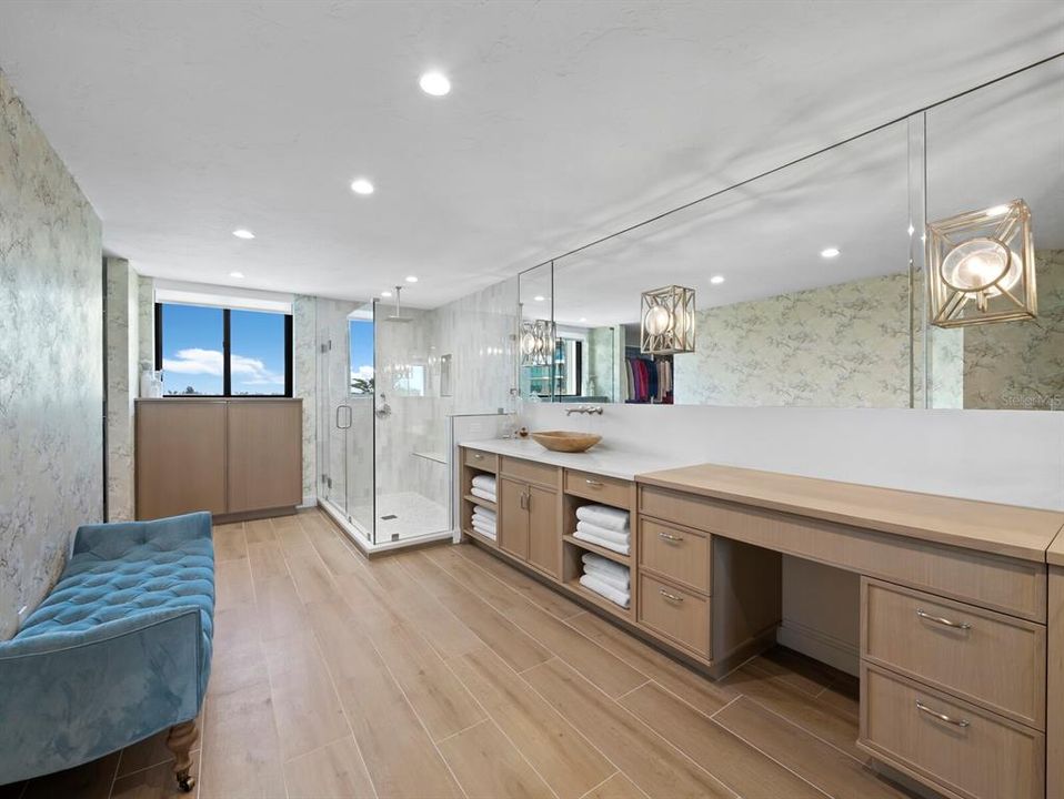 Active With Contract: $3,700,000 (3 beds, 3 baths, 2940 Square Feet)