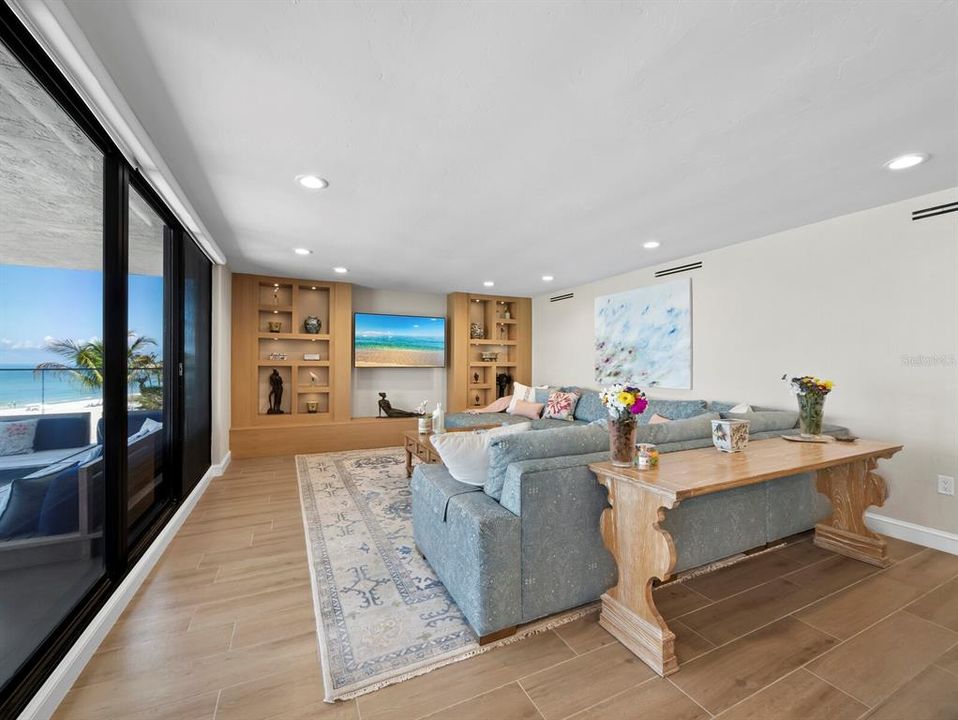 Active With Contract: $3,700,000 (3 beds, 3 baths, 2940 Square Feet)