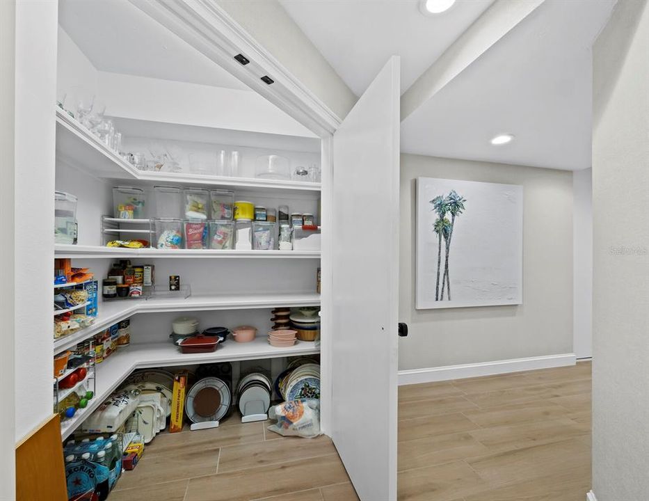 Active With Contract: $3,700,000 (3 beds, 3 baths, 2940 Square Feet)