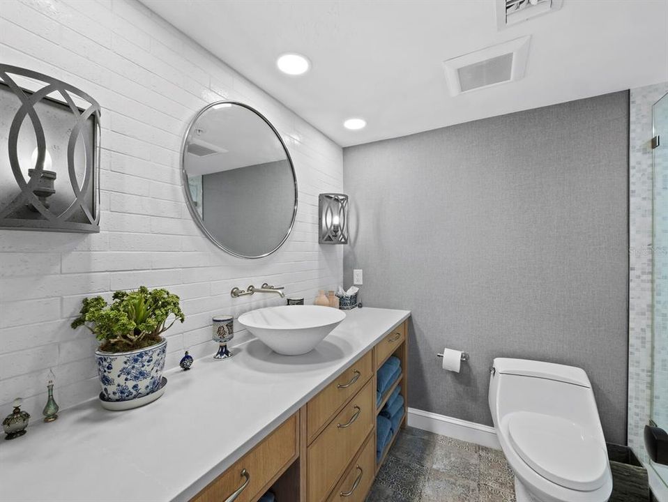 Active With Contract: $3,700,000 (3 beds, 3 baths, 2940 Square Feet)