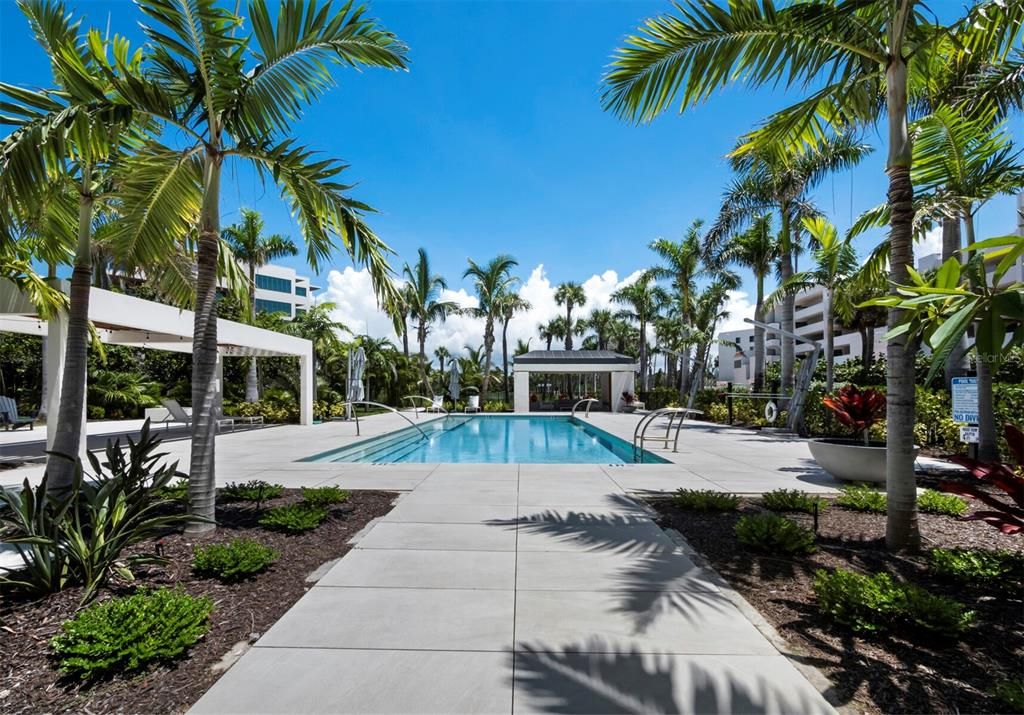Active With Contract: $3,700,000 (3 beds, 3 baths, 2940 Square Feet)