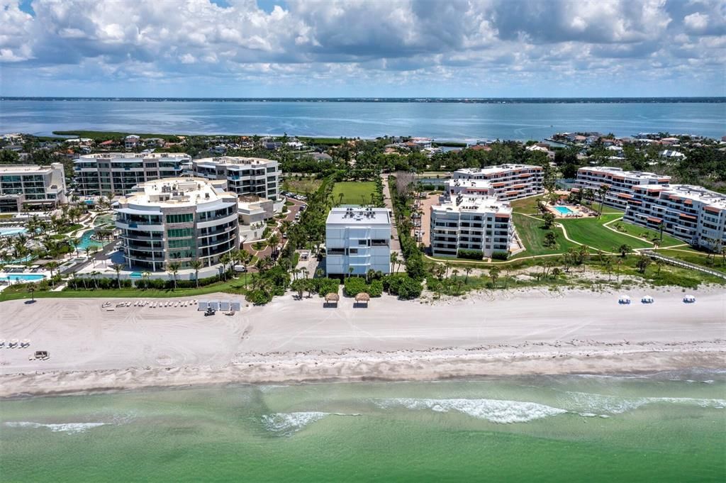 Active With Contract: $3,700,000 (3 beds, 3 baths, 2940 Square Feet)