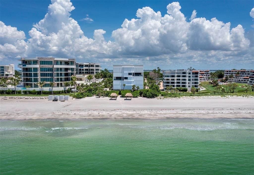 Active With Contract: $3,700,000 (3 beds, 3 baths, 2940 Square Feet)