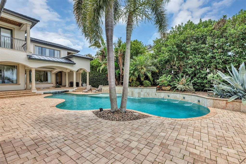 待售: $3,350,000 (5 贝兹, 5 浴室, 7573 平方英尺)