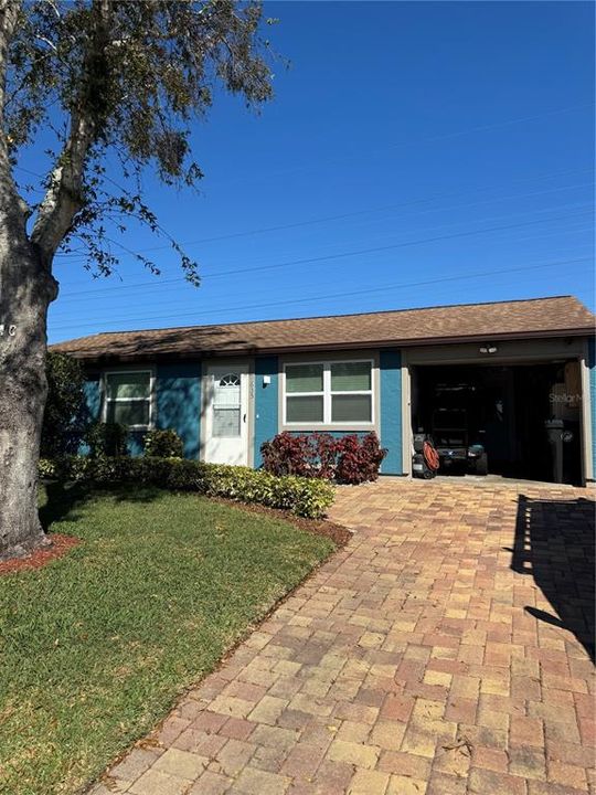 最近售出: $420,000 (3 贝兹, 2 浴室, 1324 平方英尺)