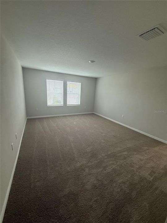 For Rent: $2,100 (5 beds, 3 baths, 2470 Square Feet)