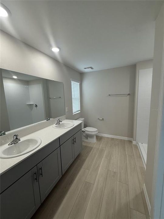 For Rent: $2,100 (5 beds, 3 baths, 2470 Square Feet)