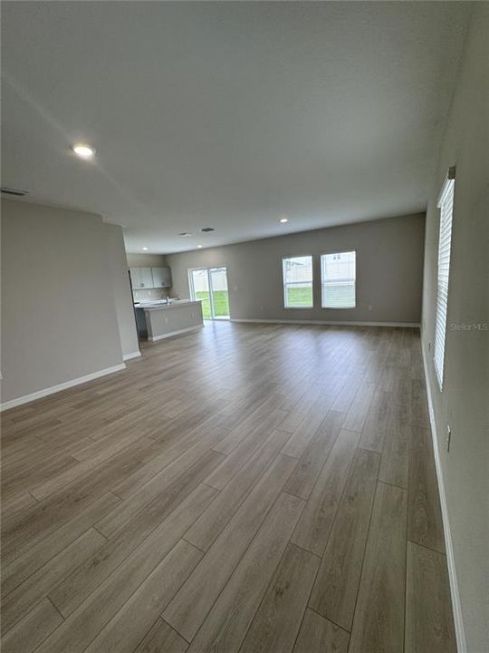 For Rent: $2,100 (5 beds, 3 baths, 2470 Square Feet)