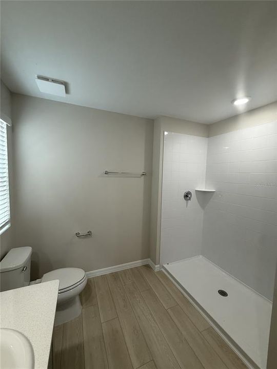 For Rent: $2,100 (5 beds, 3 baths, 2470 Square Feet)