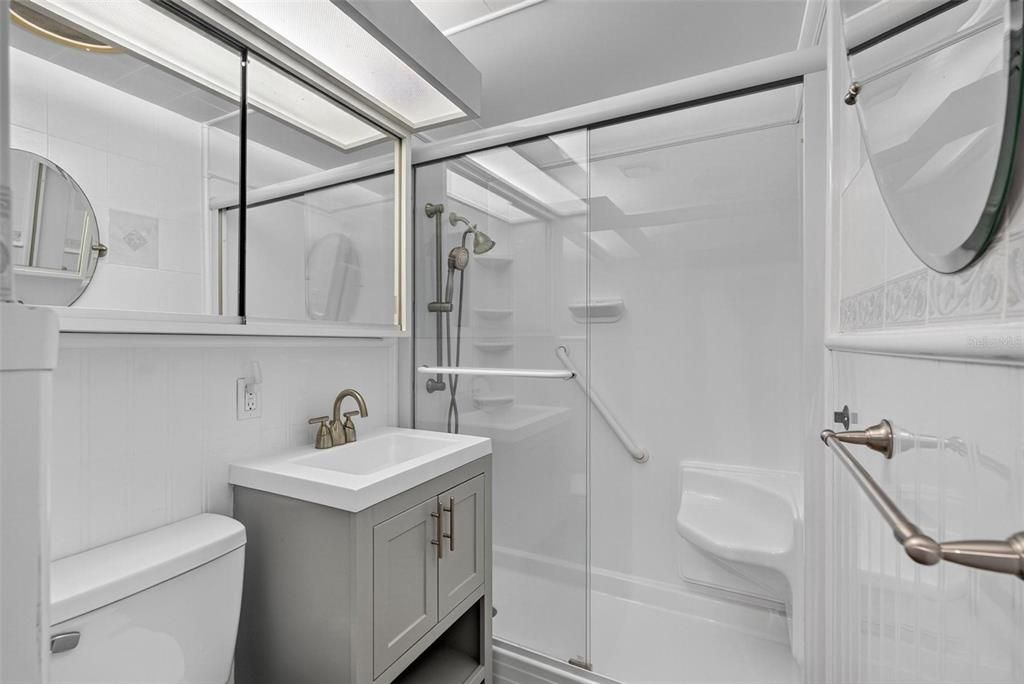 合同活跃: $325,000 (3 贝兹, 2 浴室, 1143 平方英尺)