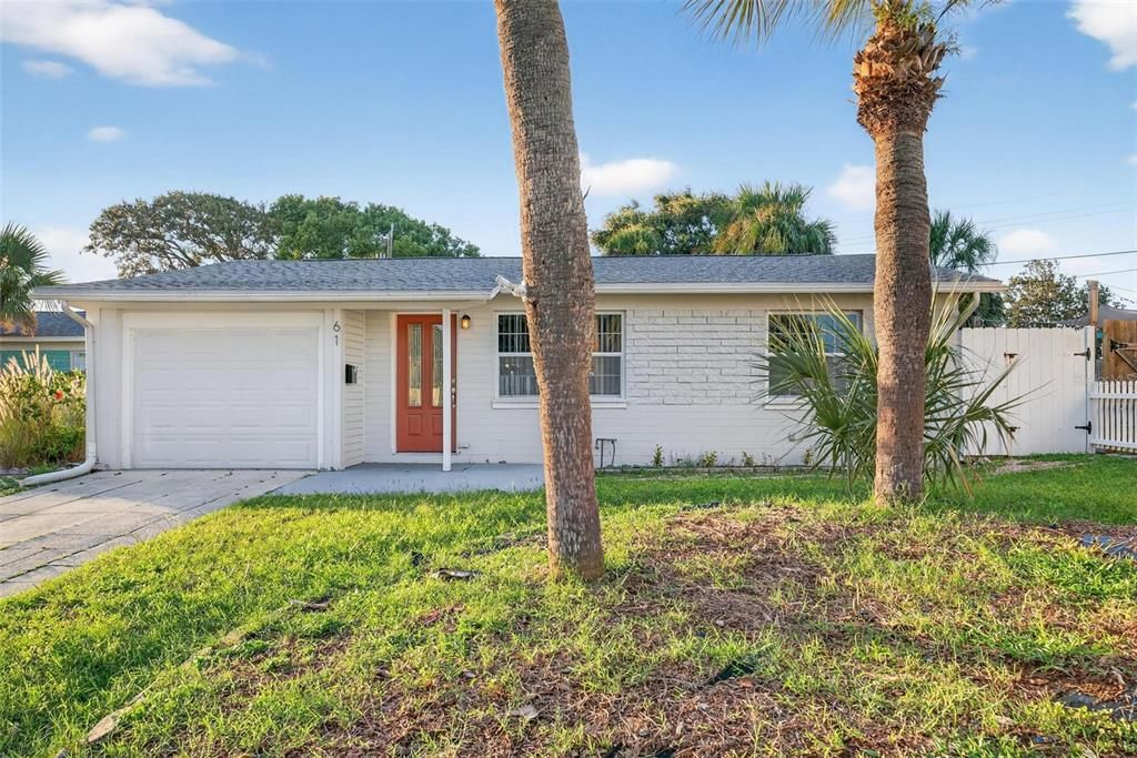 合同活跃: $325,000 (3 贝兹, 2 浴室, 1143 平方英尺)