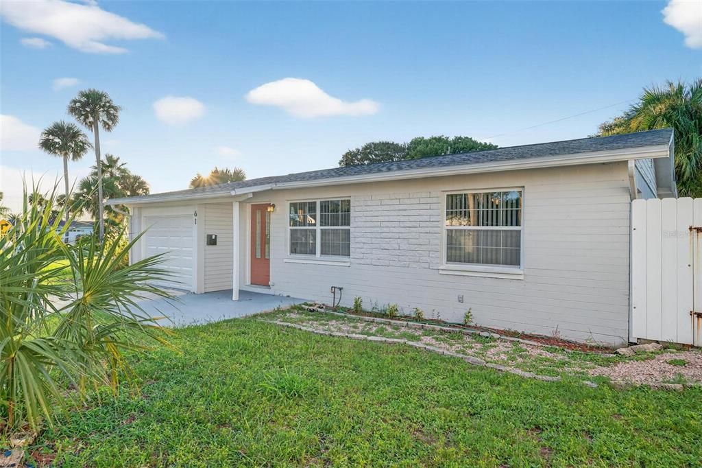 合同活跃: $325,000 (3 贝兹, 2 浴室, 1143 平方英尺)