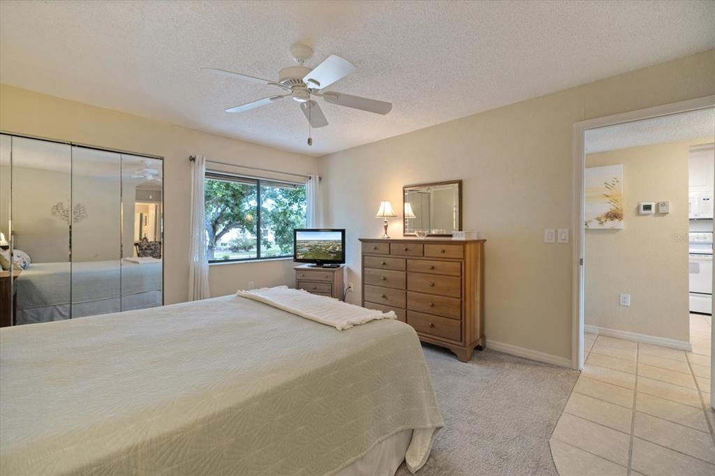 待售: $239,900 (2 贝兹, 2 浴室, 1284 平方英尺)