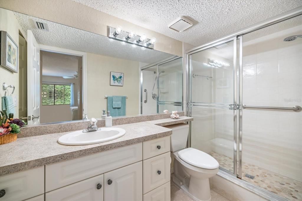 待售: $239,900 (2 贝兹, 2 浴室, 1284 平方英尺)