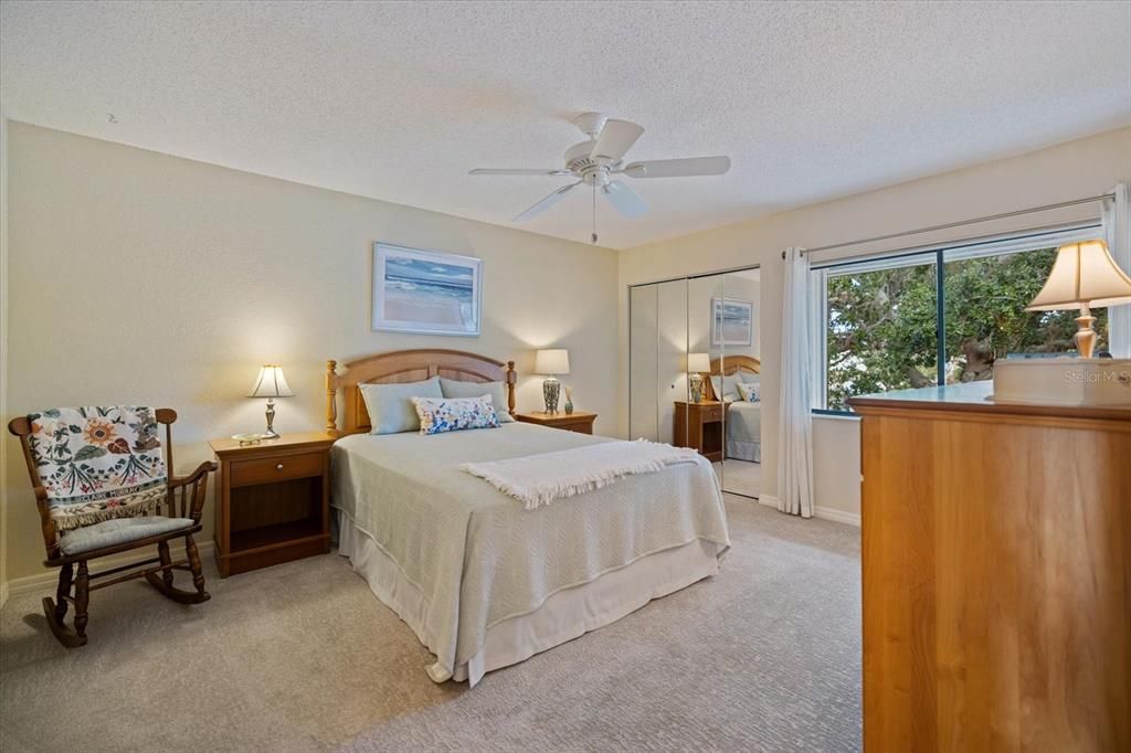 待售: $239,900 (2 贝兹, 2 浴室, 1284 平方英尺)