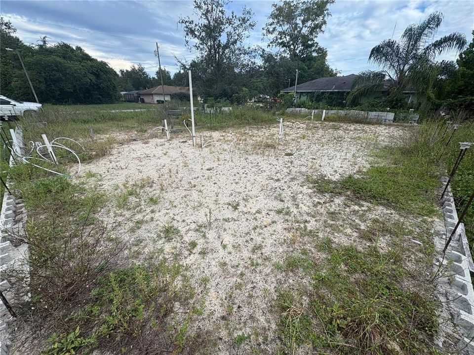 待售: $149,900 (0.24 acres)